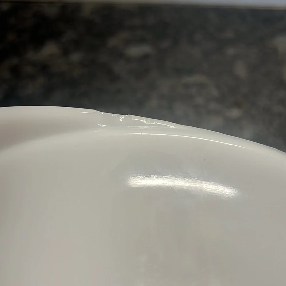 Glassbake 1-1/2 qt divided serving bowl in like new condition. 13x9. Solid w…
